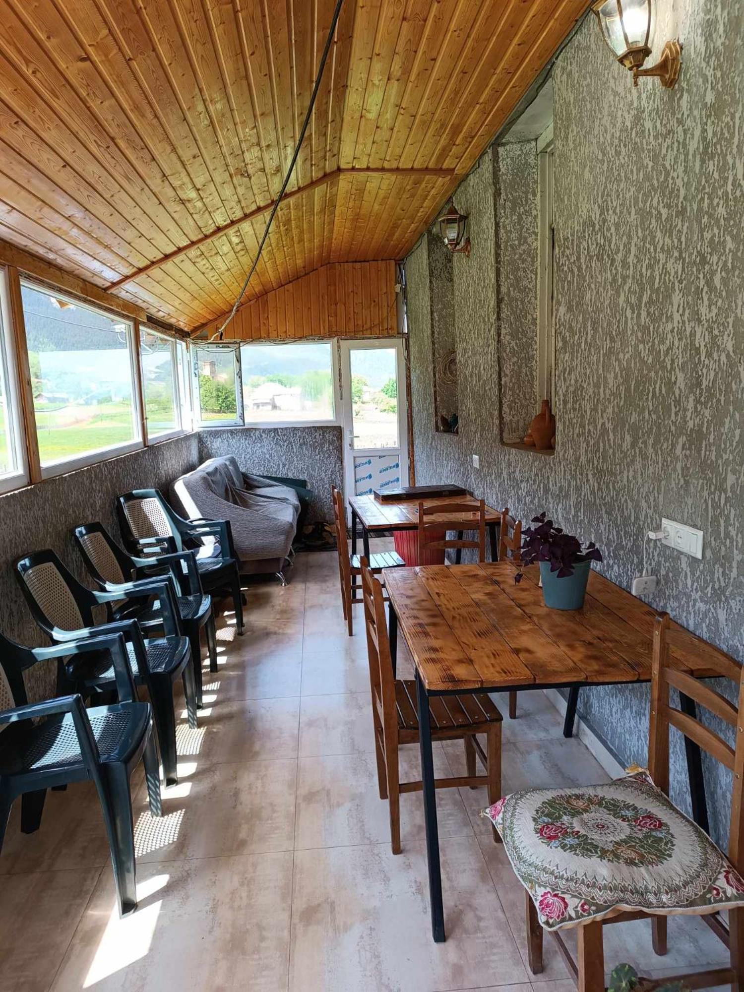 Guest House In Zhabeshi Lali Extérieur photo